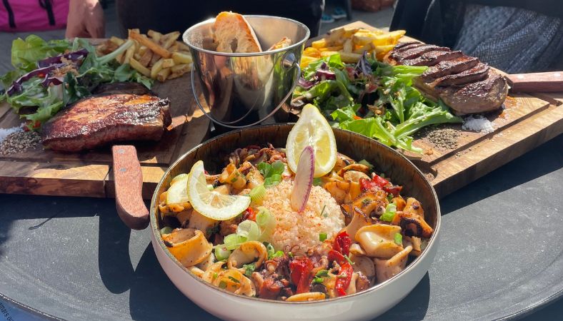 Chipirons, chorizo, piquillos